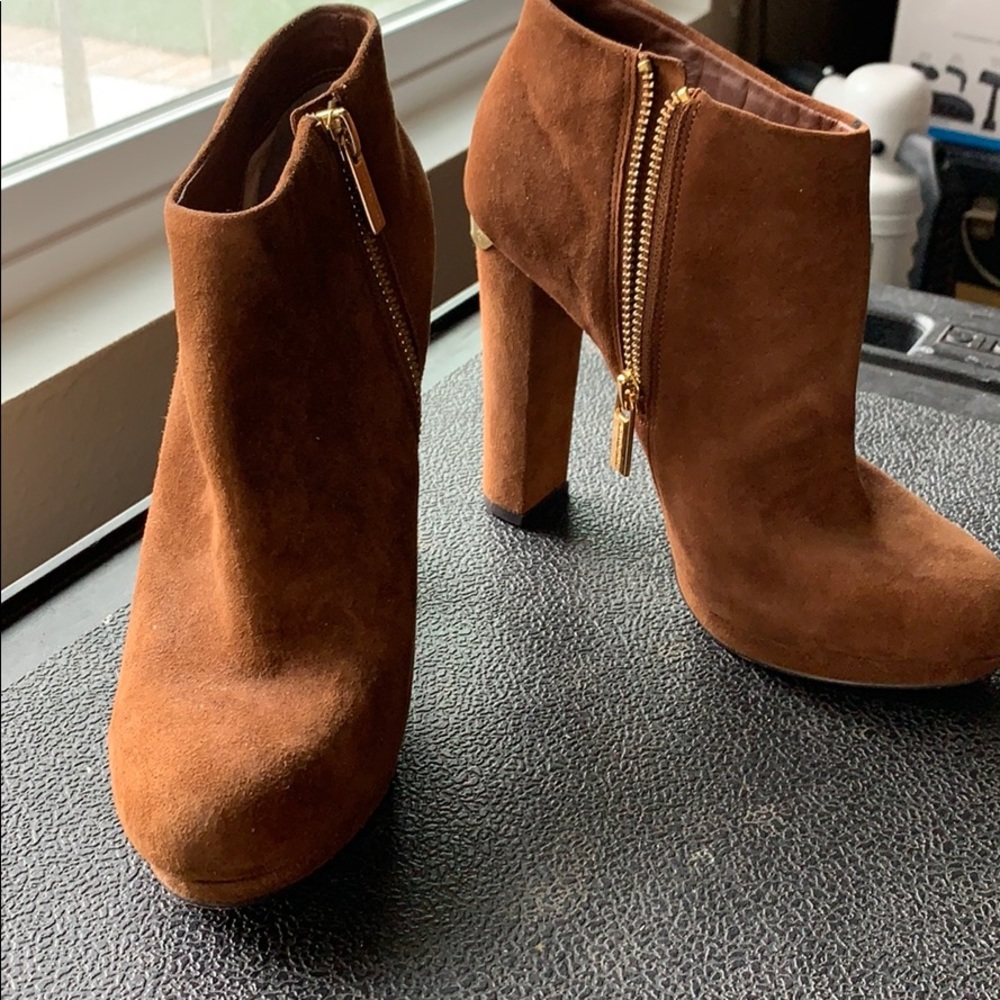 Michael Kors Size 6 booties